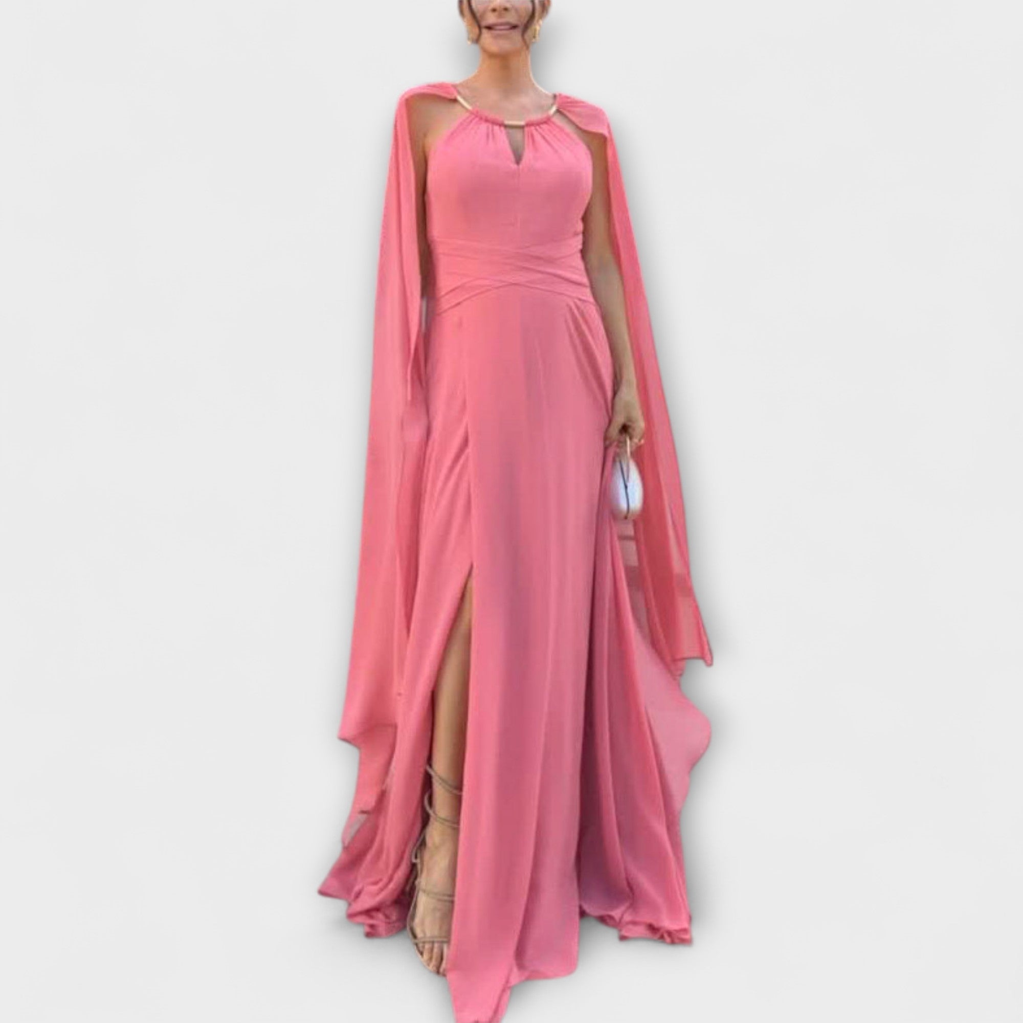 Mabel - Elegante Maxijurk met Cape-Mouwen en Hoge Splits