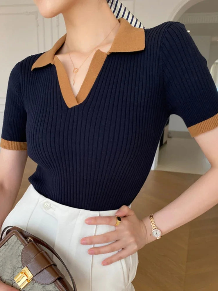 Romy – Top met kraag en contrasterende accenten