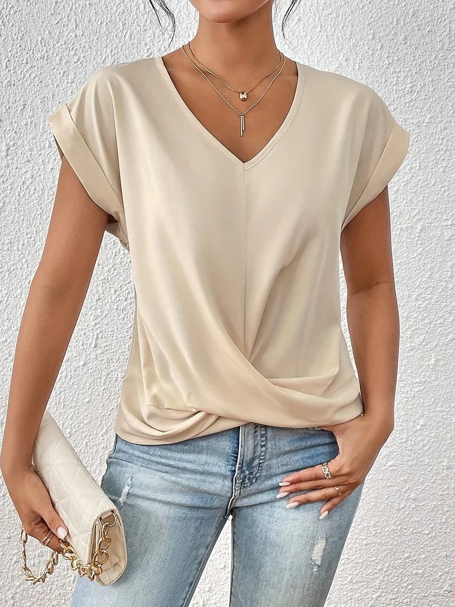 CLEO - CASUAL T-SHIRT MET SWEETHEART HALSLIJN