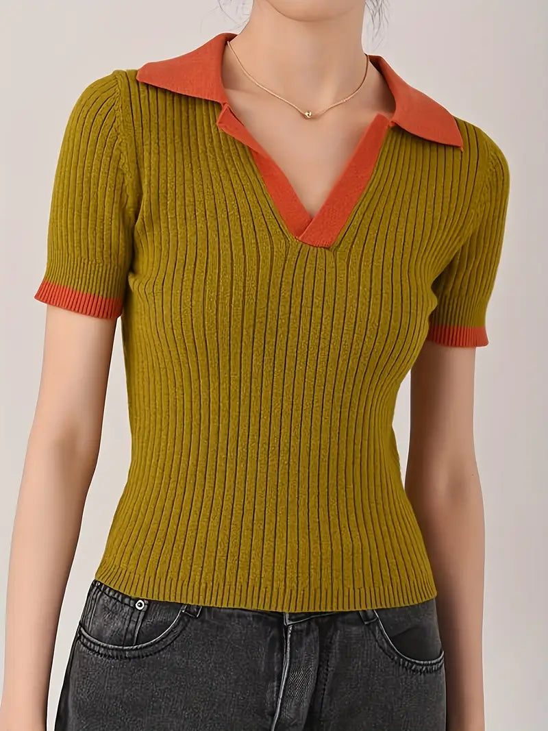 Romy – Top met kraag en contrasterende accenten