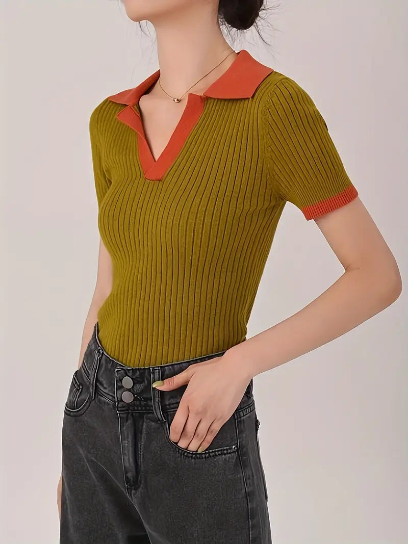 Romy – Top met kraag en contrasterende accenten
