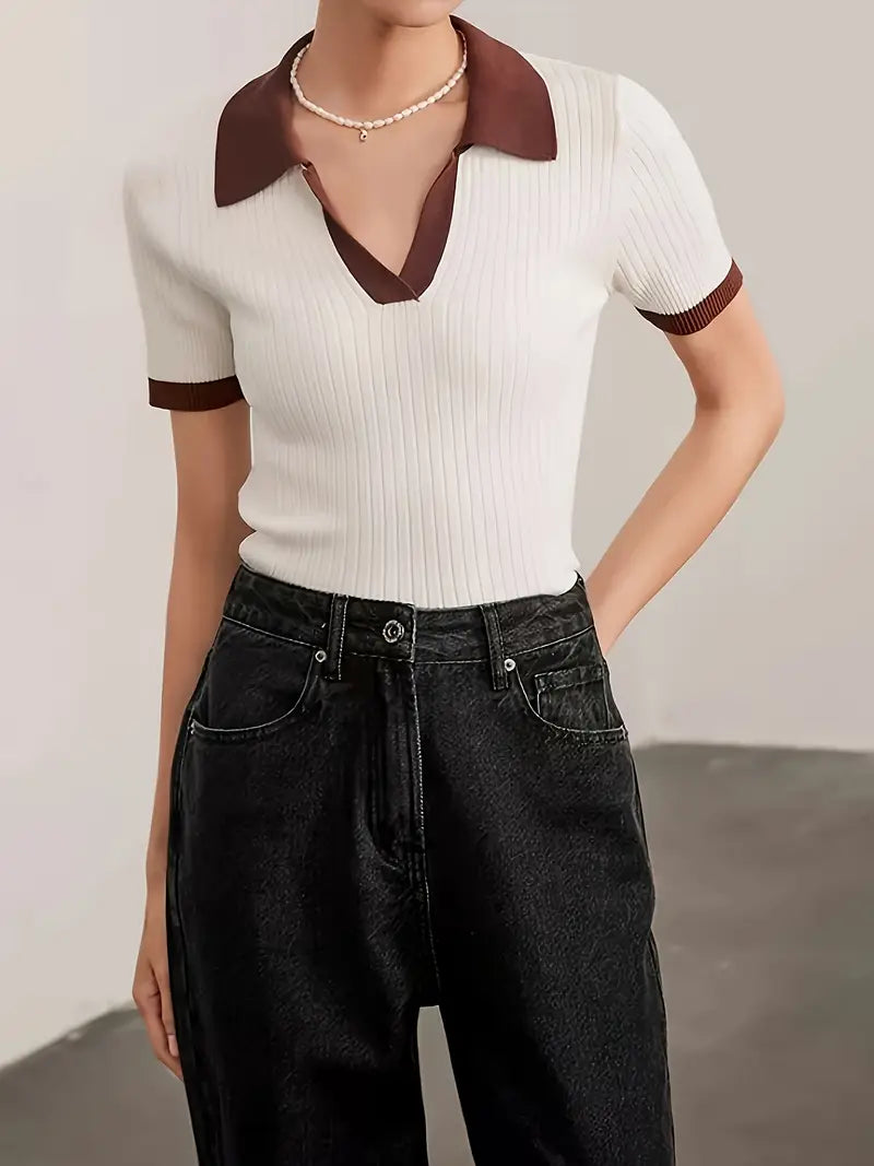 Romy – Top met kraag en contrasterende accenten