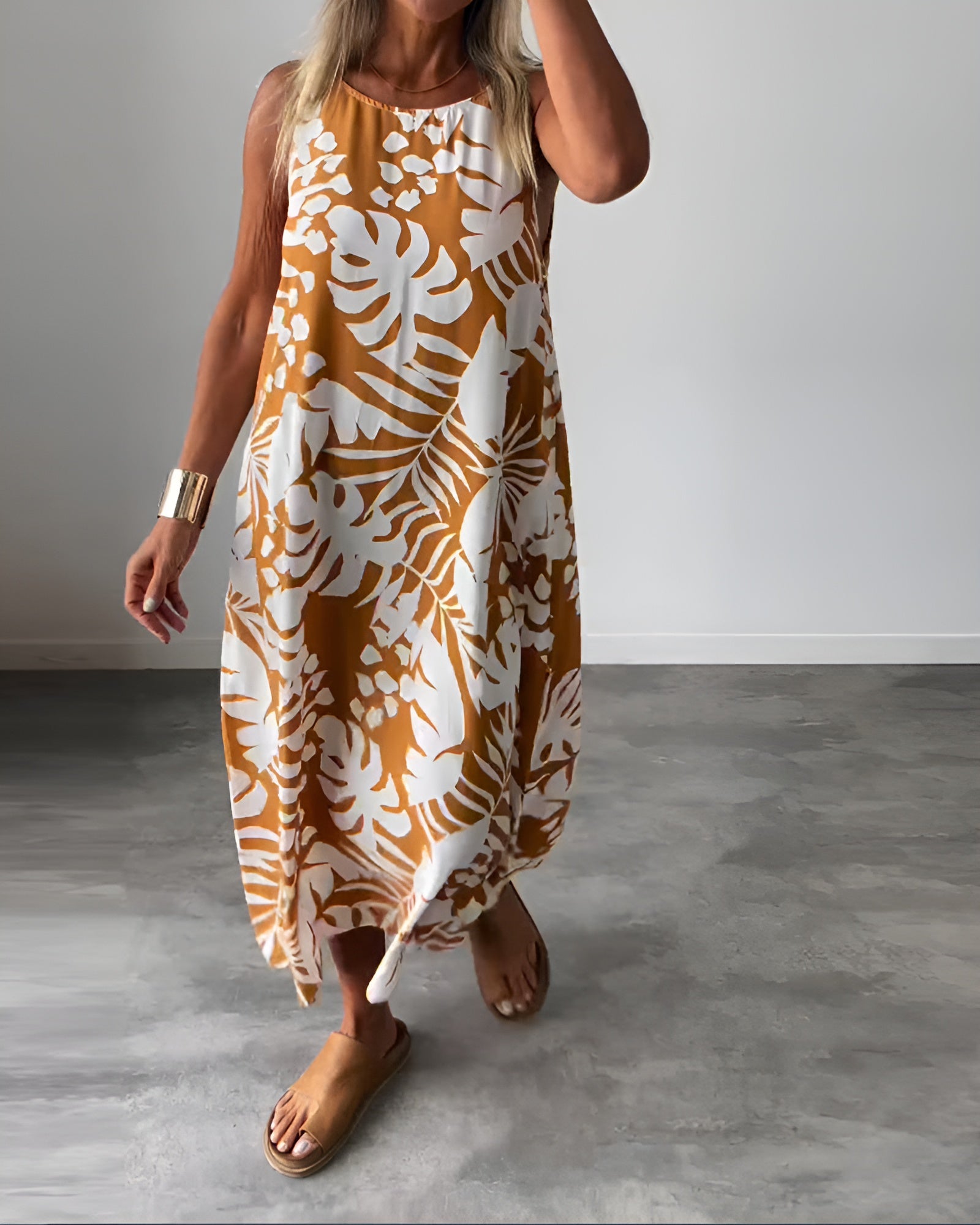 Liora – Zomerjurk met Tropische Print