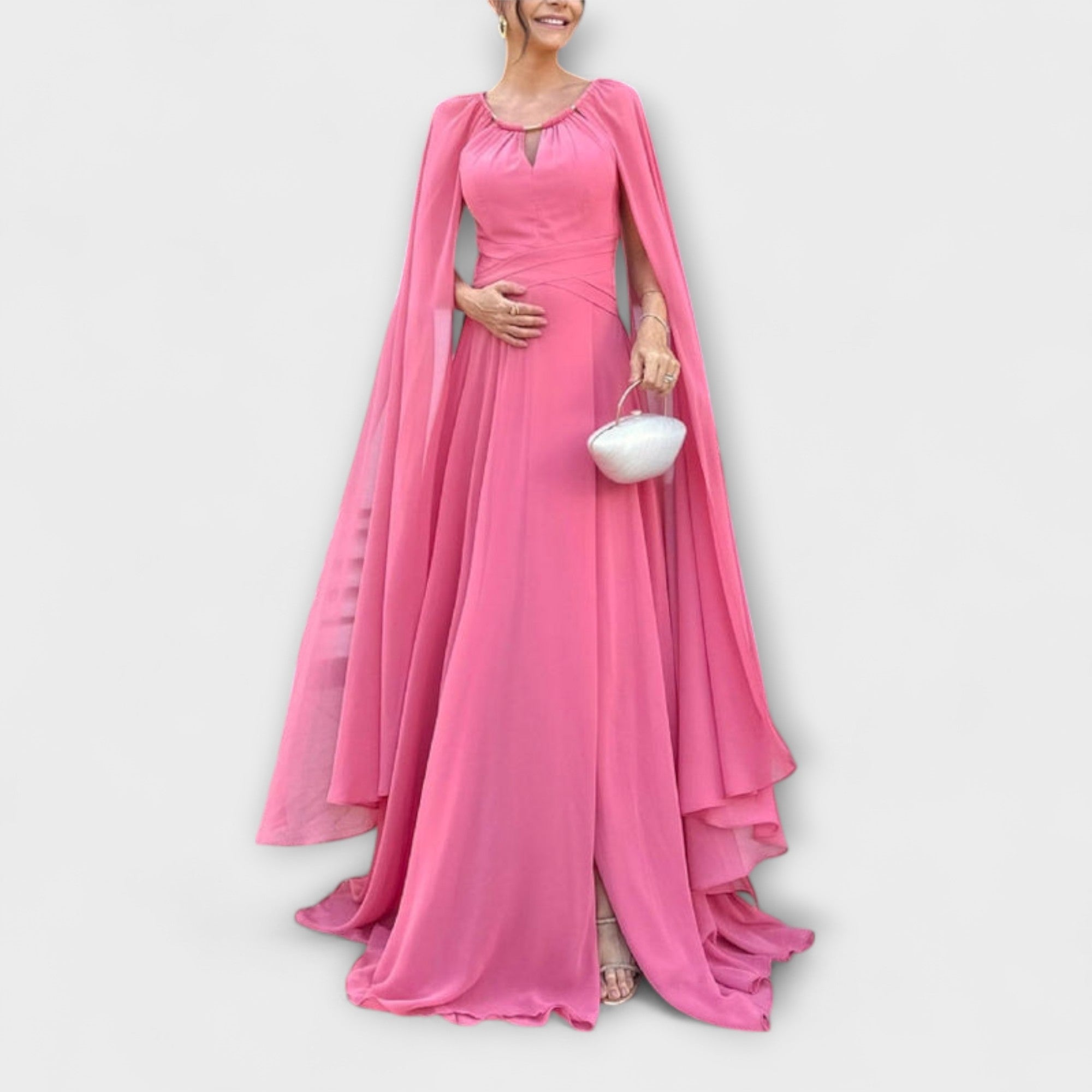 Mabel - Elegante Maxijurk met Cape-Mouwen en Hoge Splits
