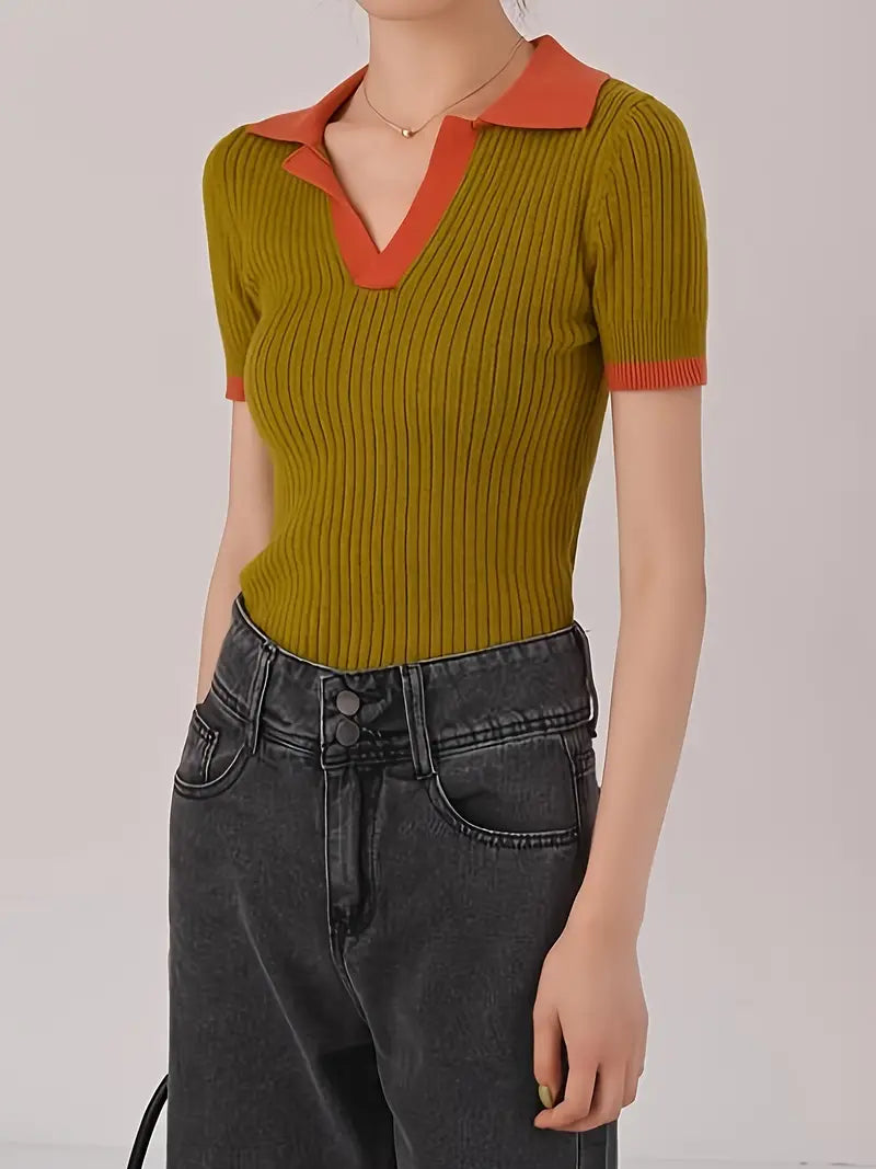 Romy – Top met kraag en contrasterende accenten