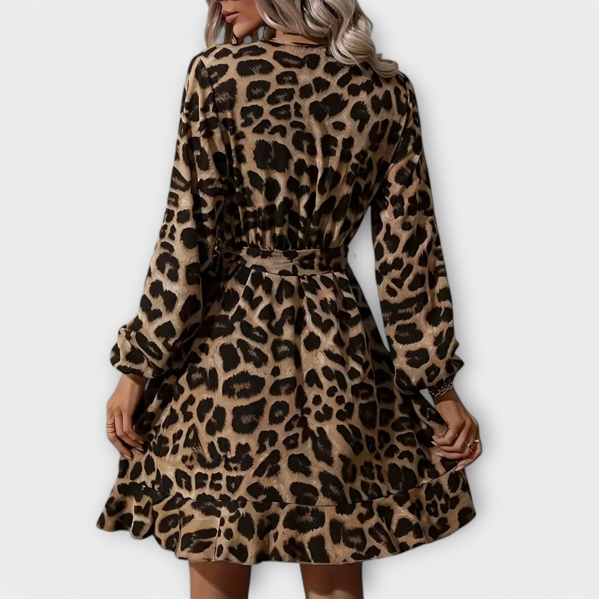 Stylish jurk met luipaardprint, V-hals en strikceintuur