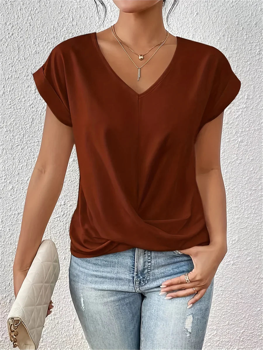 CLEO - CASUAL T-SHIRT MET SWEETHEART HALSLIJN