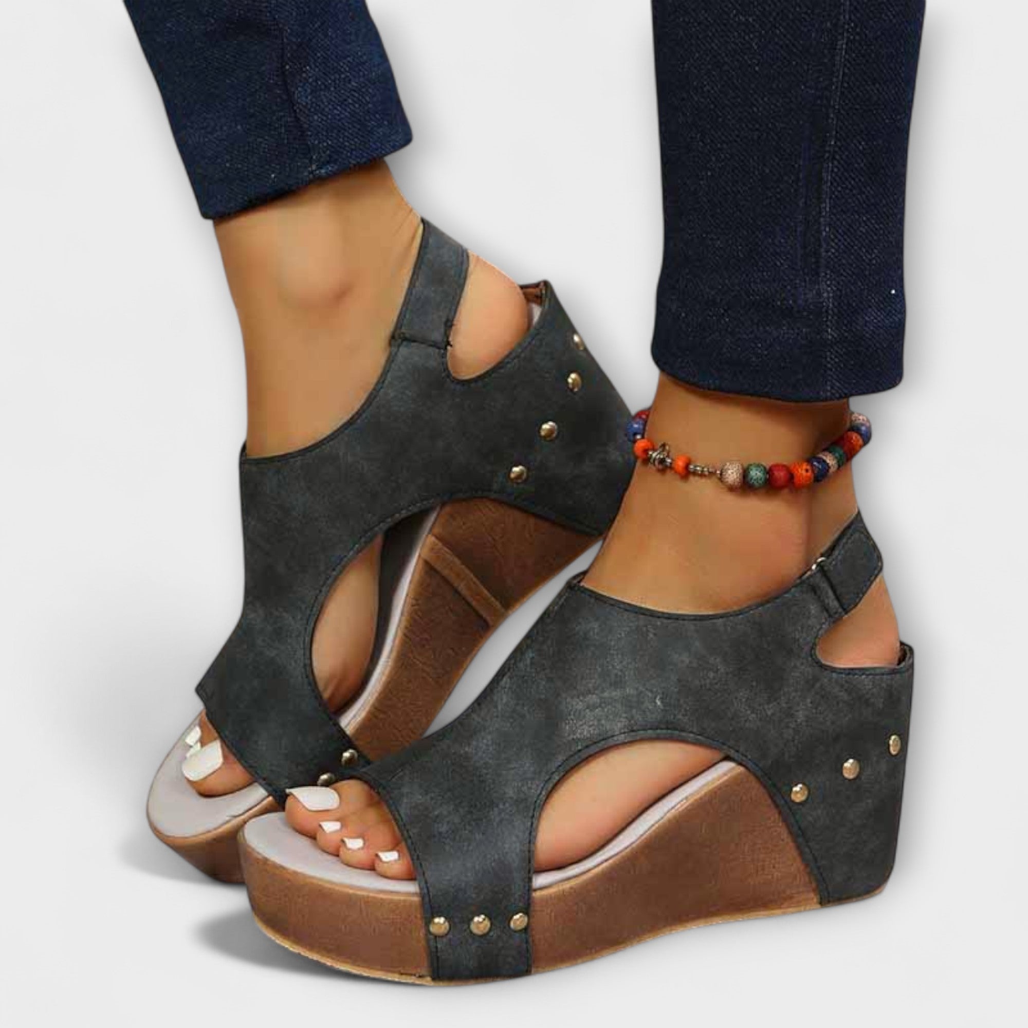 Evelyn - Metalen hak met studs