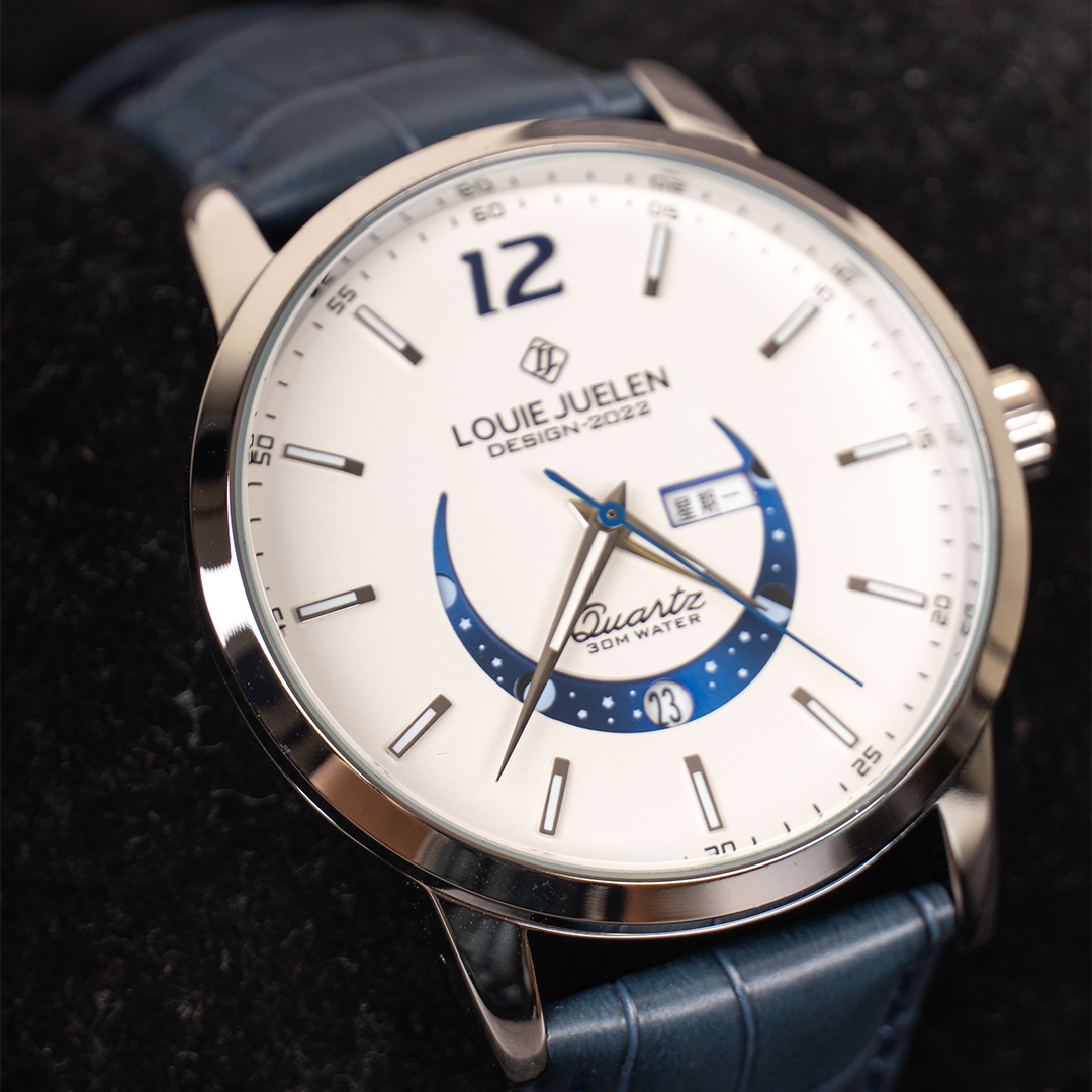 Elegante horloge met maanfase