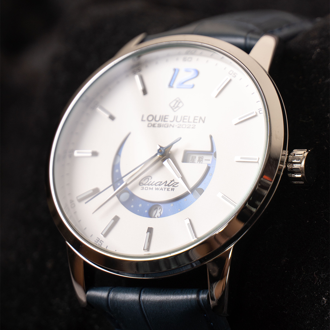 Elegante horloge met maanfase