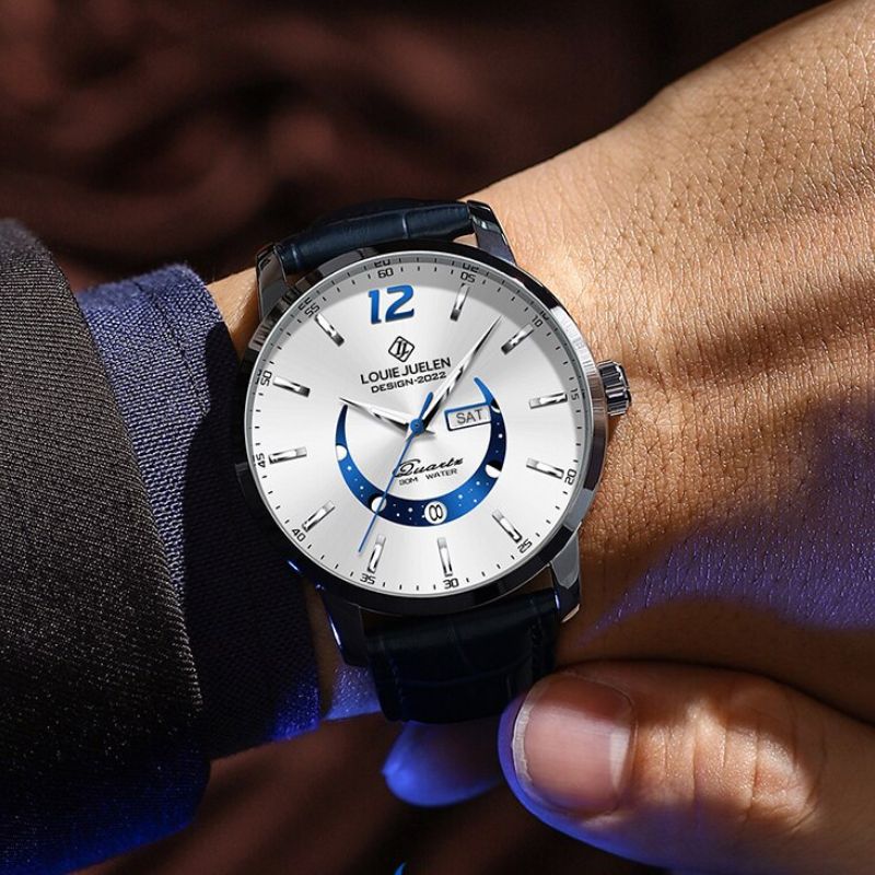 Elegante horloge met maanfase