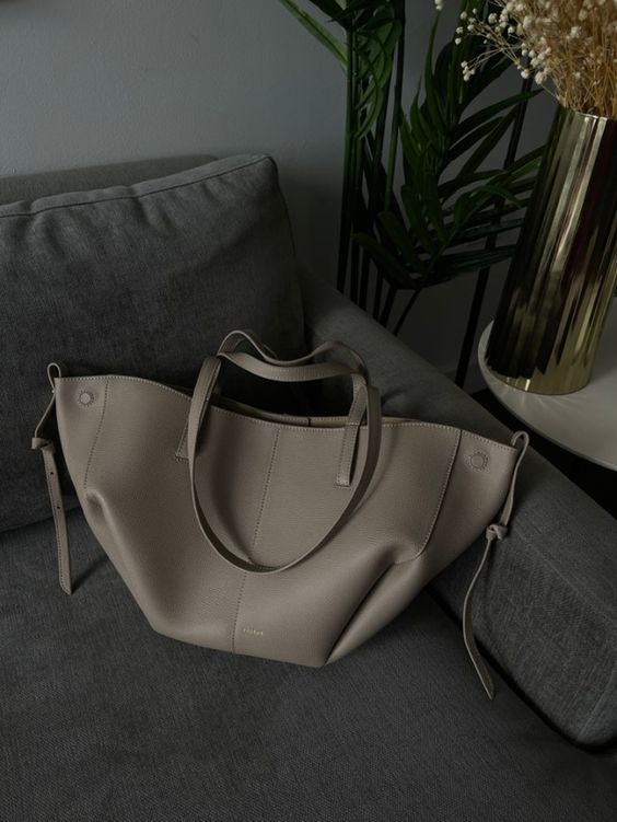 Luna™ – minimalistische draagtas met vorm en inhoud
