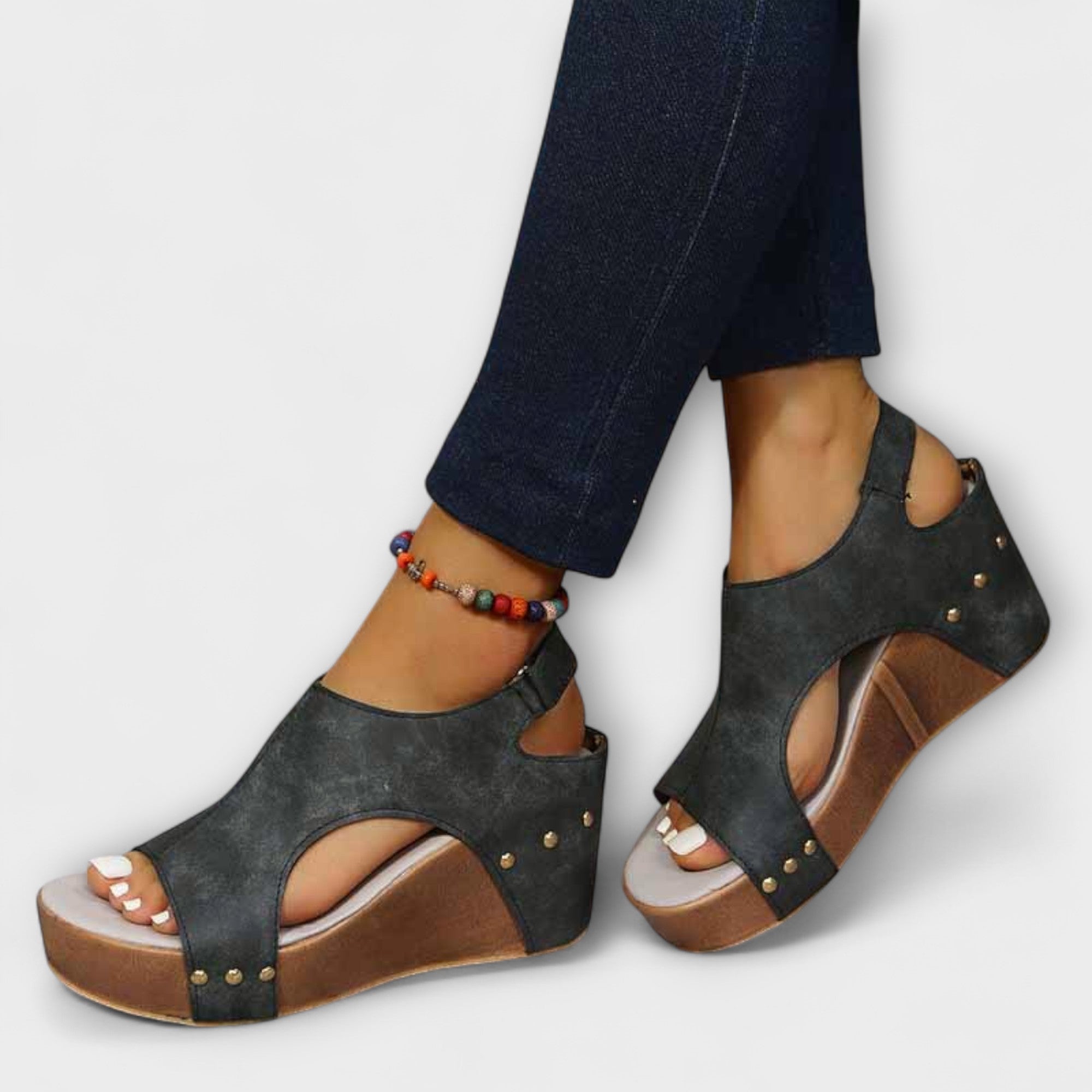 Evelyn - Metalen hak met studs