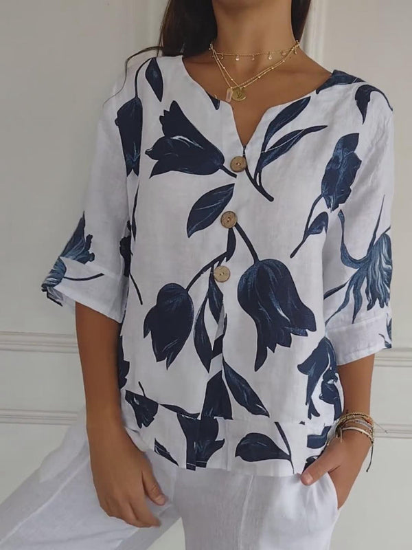Mila – Blus med V-hals och tryck