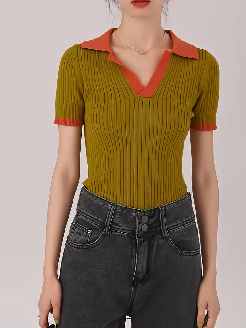 Romy – Top met kraag en contrasterende accenten