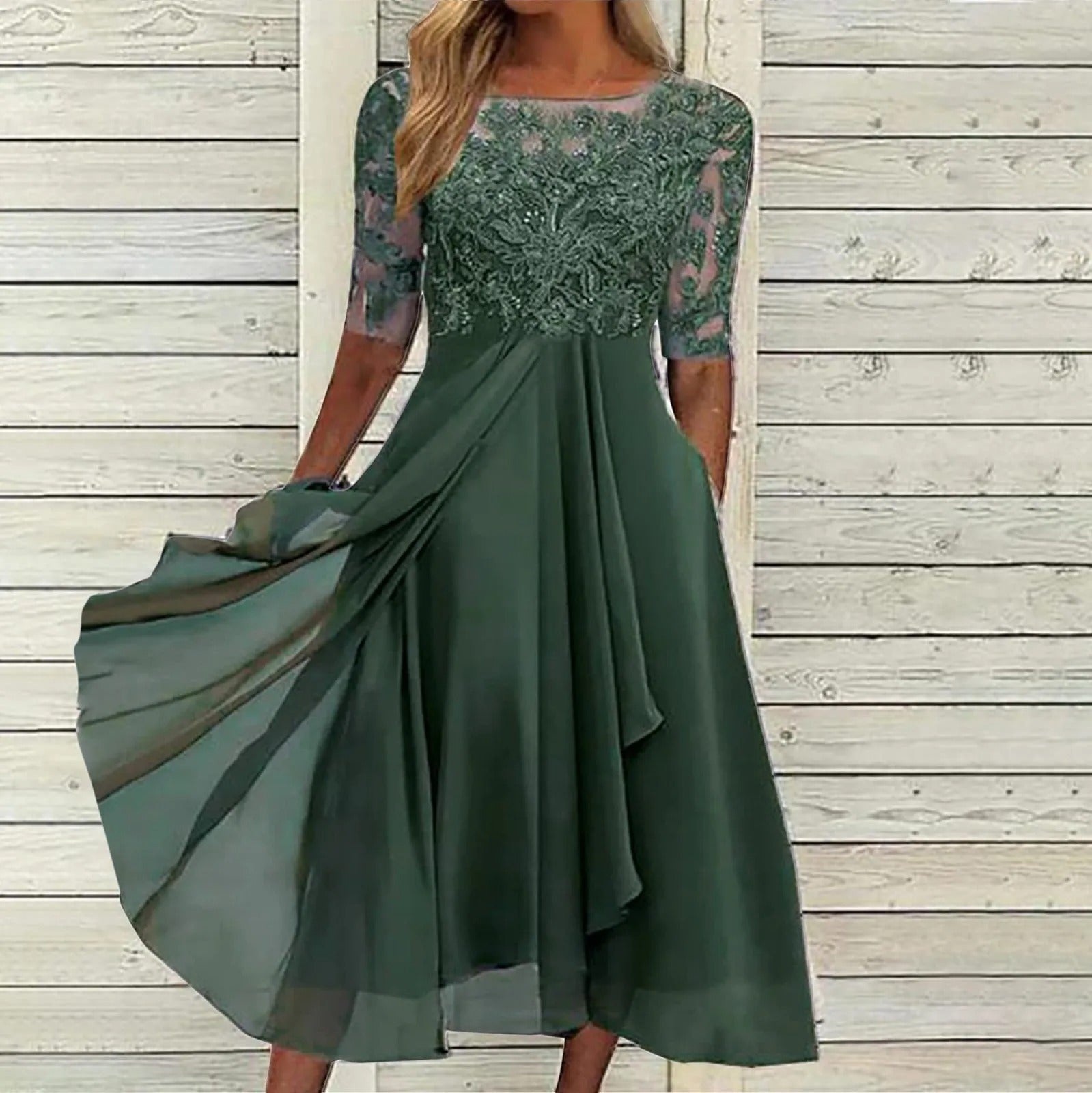 Mila – Chiffon jurk met kanten details
