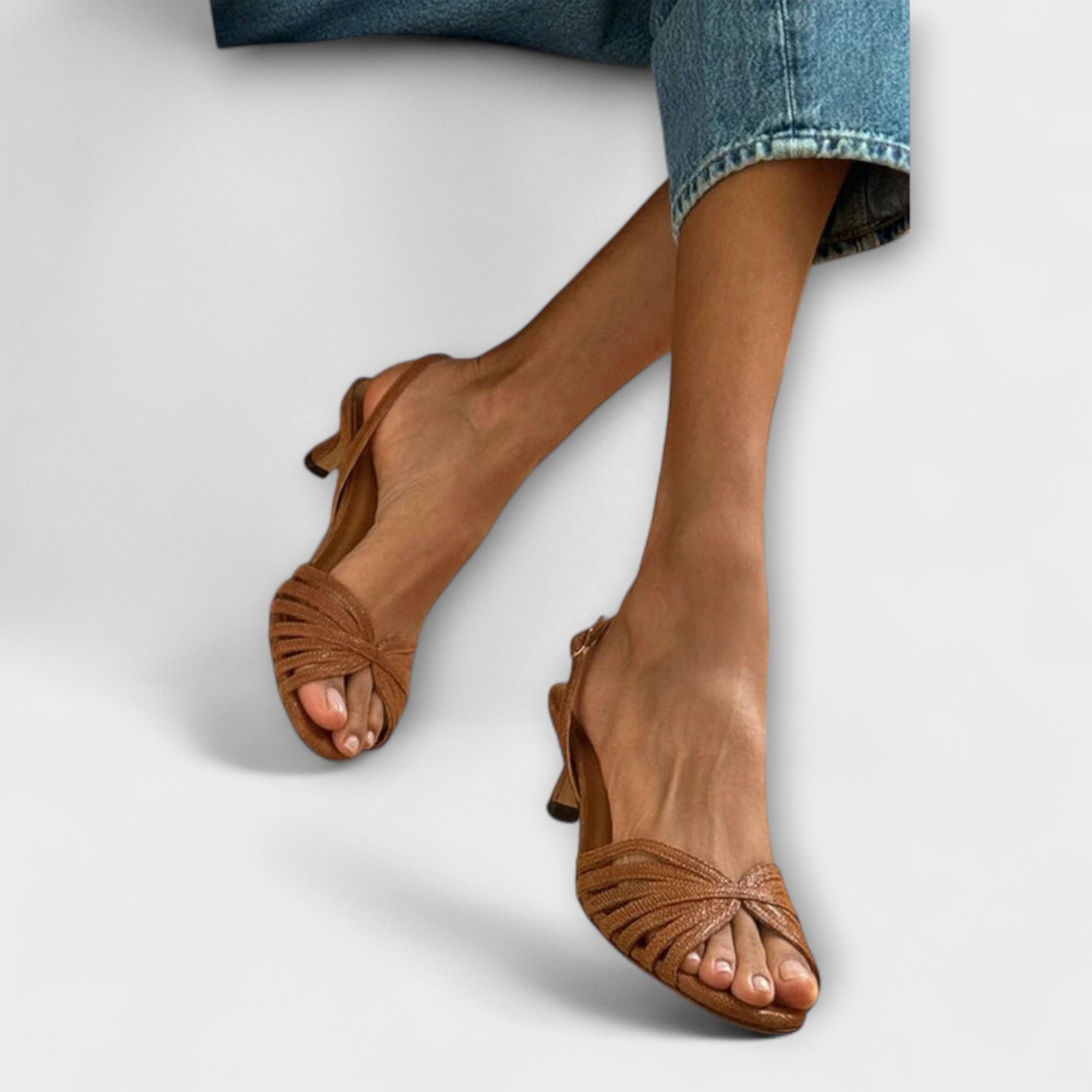 Brianna - Hellbruine Kitten Heels
